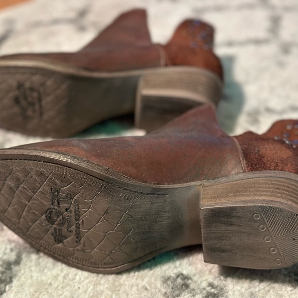 New boots - Picture 4 of 9